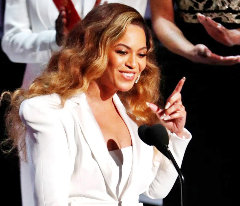 Beyonce announces new tour in nearly seven years