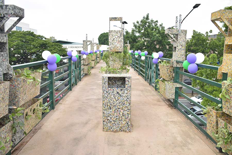 MMDA, Media Puzzle Holdings Corp, and Kamaymanos Art and Design collab on San Juan EcoBridge Plastic Recycling Project