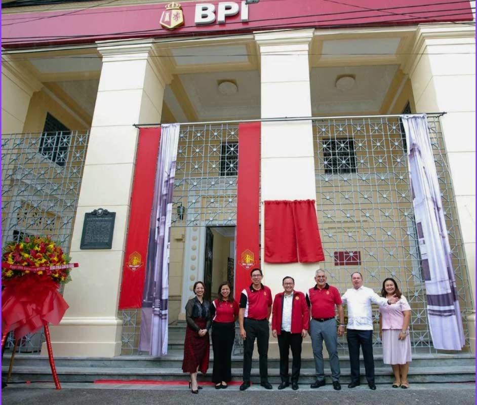 (From left) Ma. Cecilia Tirol, National Museum of the Philippines (NMP) director II; Ginbee Go, BPI Consumer Banking head; TG Limcaoco, BPI president and CEO; Cebu City Mayor Raymond Alvin Garcia; Jaime Augusto Zobel de Ayala, Ayala Corp. and BPI chairman; Andoni Aboitiz, NMP chairman of the Board of Trustees; and Vanessa Nicolas, National Commission for Culture and the Arts supervising administrative officer and head of Enforcement Section.