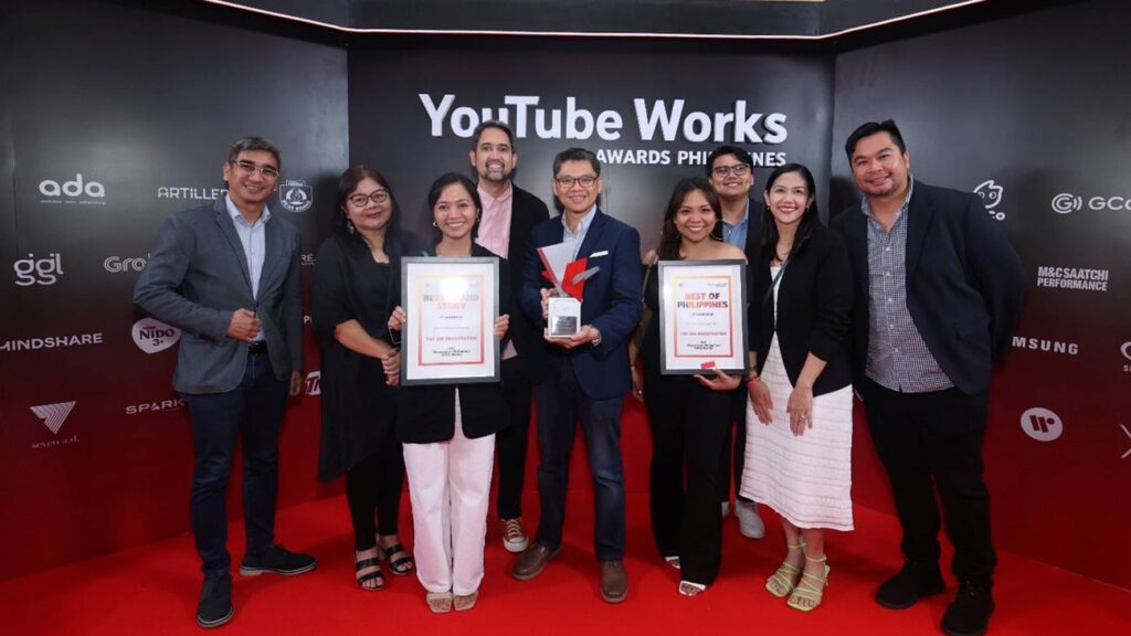 (From left) Smart AVP Mick Atienza; Smart AVP Jane Angeles, Smart Manager Sharry Rodil; Smart VP Raymond Samarista; Smart FVP Lloyd Manaloto; TNT manager Jaja Galang; WaveMaker Planning Group head Rodrigo Sale II; WaveMaker client services partner Barbara Leviste; and Wavemaker client president Carlo de Leon.