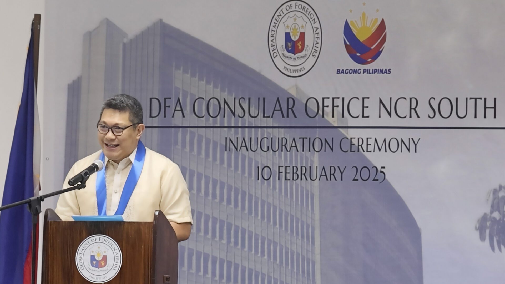 Filinvest Land, Inc. president and CEO Tristan Las Marias delivers his message during the inauguration of the DFA NCR South Consular Office at Festival Mall.