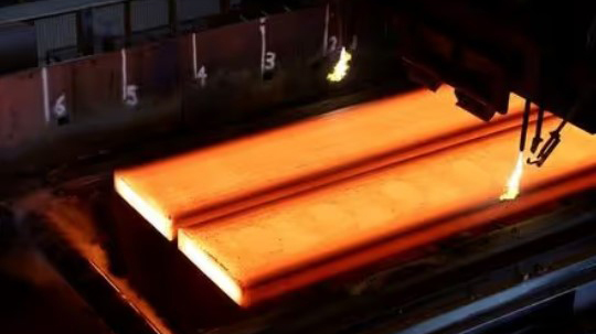A view of freshly cut slabs of steel at the BlueScope steelworks, Port Kembla, Australia.  (Reuters Photo)