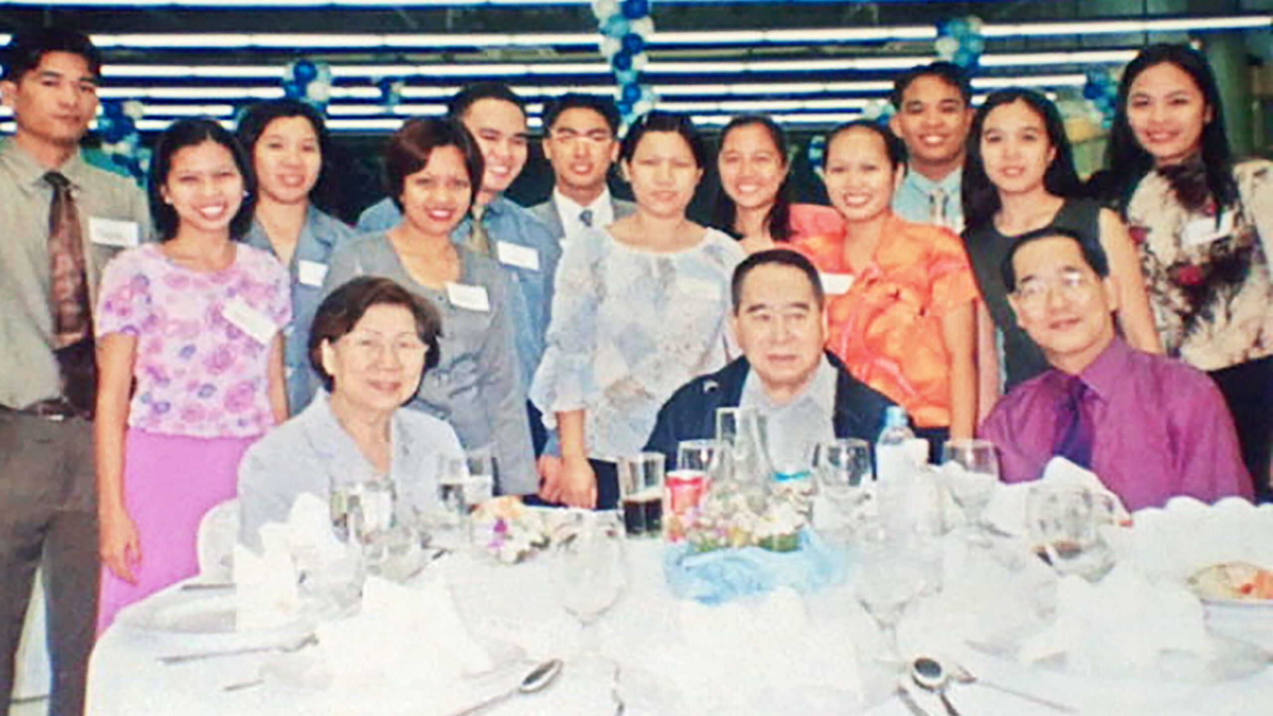 Throwback. Dr. Rosano (standing; second from left) and other SM Scholars from Visayas snaps a photo with Mrs. Felicidad Tan Sy, SM Group Founder Henry Sy, Sr., and SM Foundation President Jose Sio (seated; first, second and third from left).