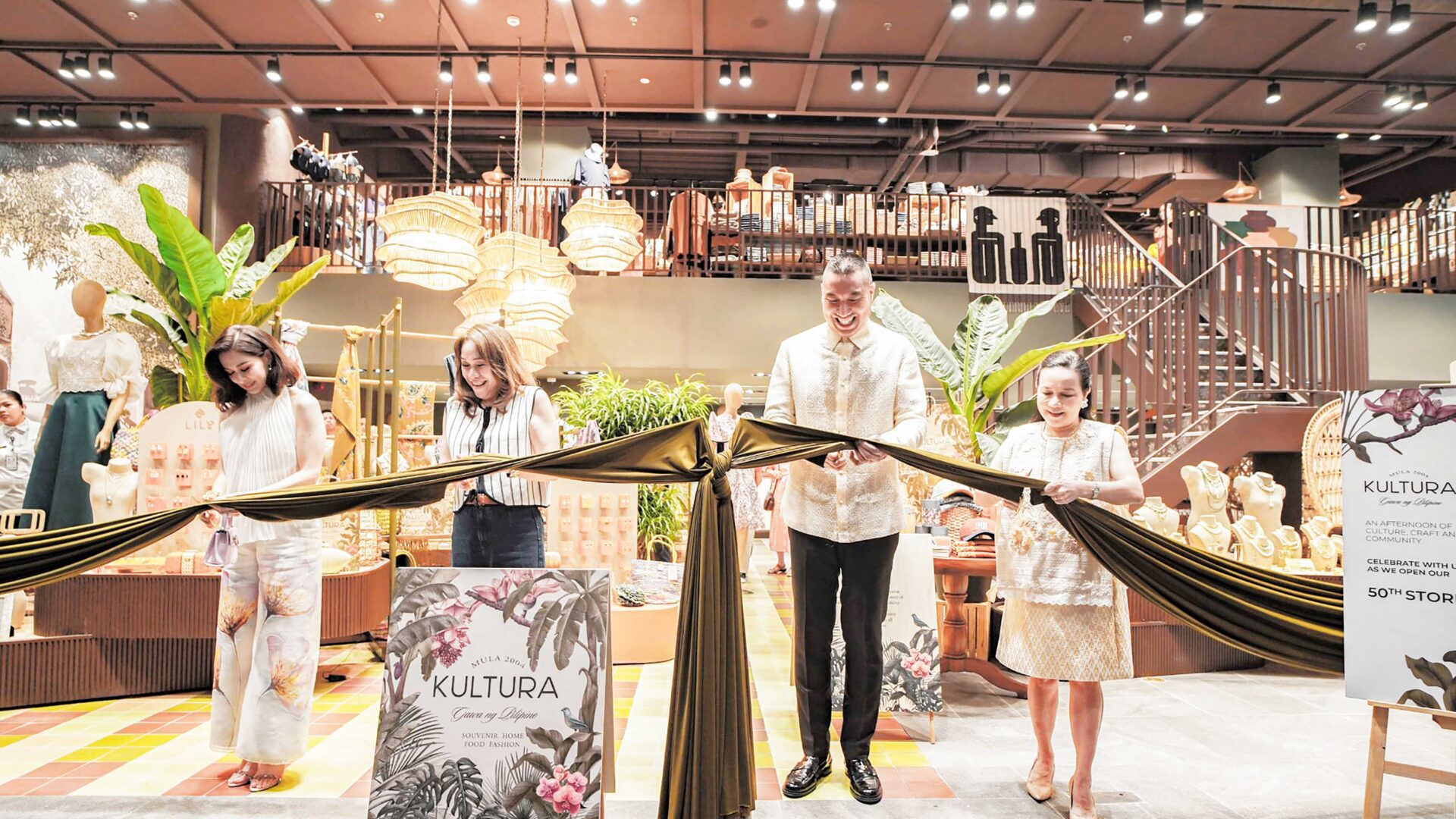 Ribbon Cutting with Ms. Marian Rivera, Ms. Ivy Yap, Mayor Francis Zamora, Sen. Grace Poe